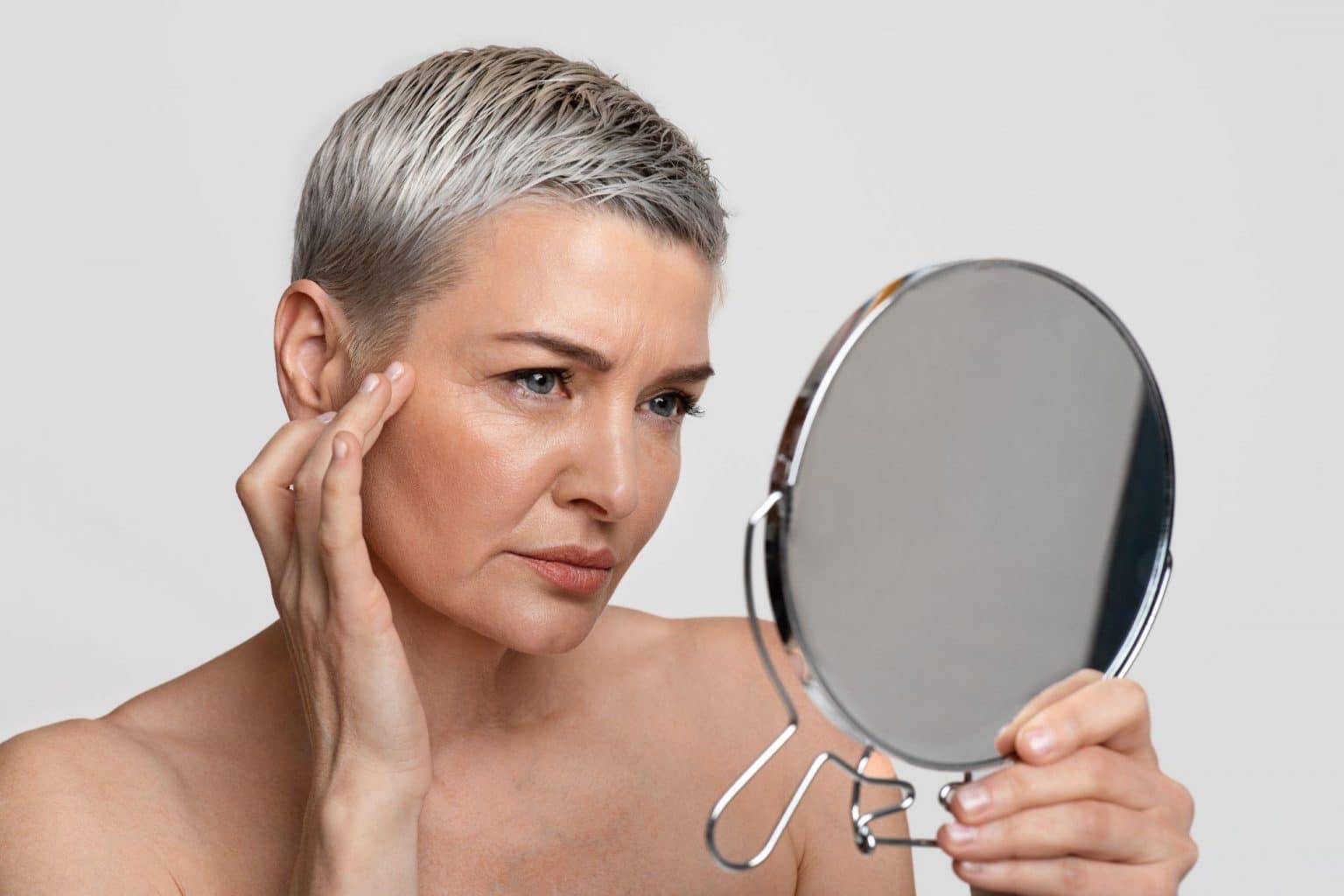 7 Everyday Habits That Are Causing Fine Lines And Wrinkles 7 Everyday Habits That Are Causing Fine Lines And Wrinkles