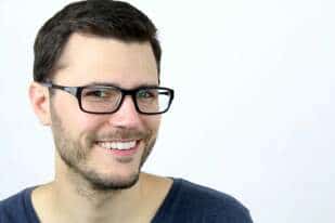 6 Warning Signs You May Be Wearing Wrong Prescription Glasses 6 Warning Signs You May Be Wearing Wrong Prescription Glasses